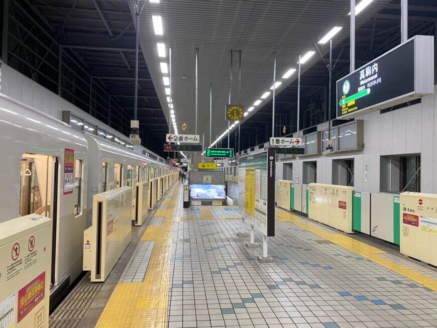 真駒内駅構内